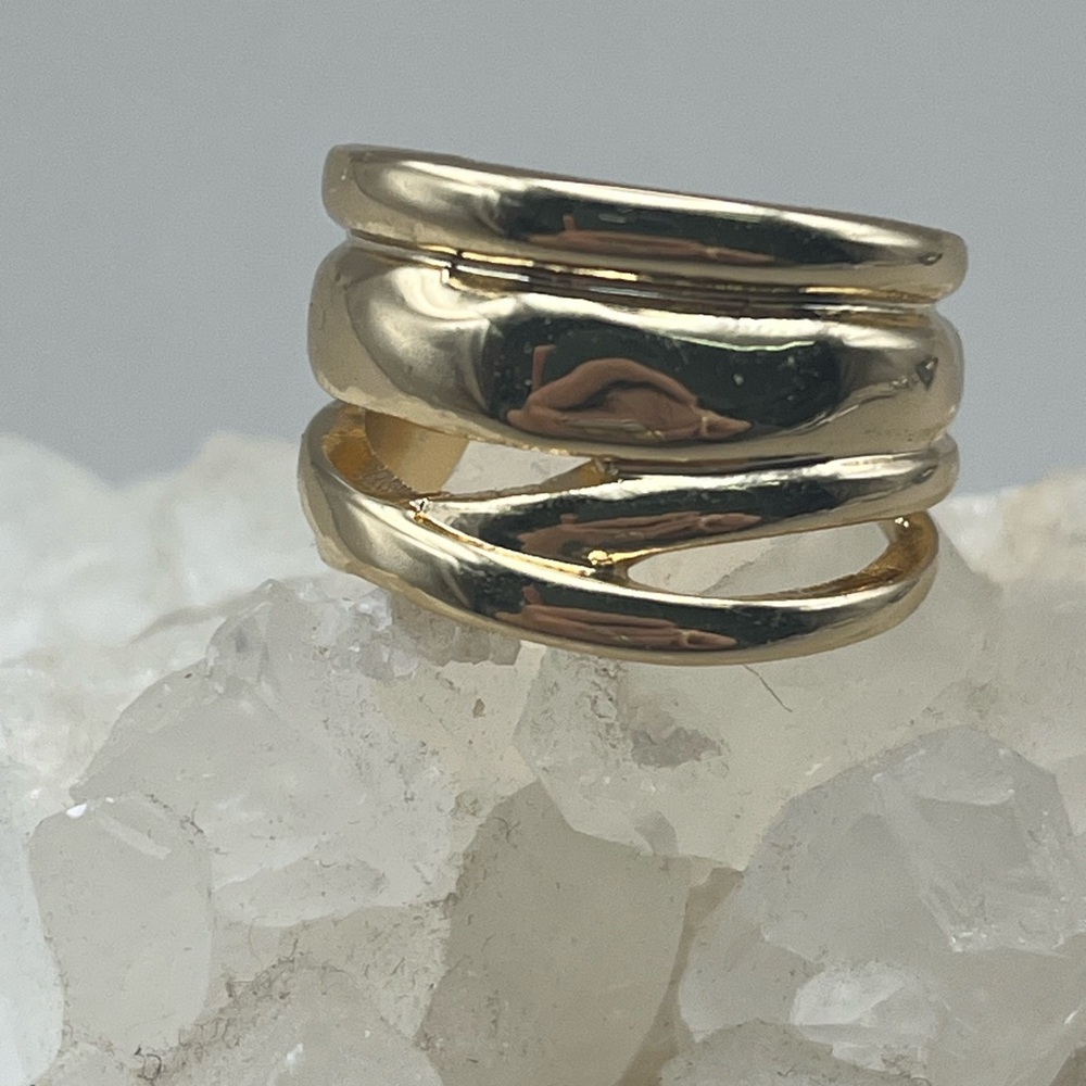 Elegant Gold Tone Ring -Shiny Fashion Statement Ring - Everyday Wear Gift